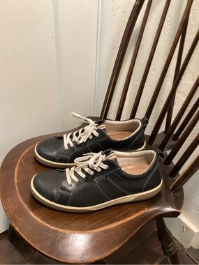Ecco  Black Leather Lace-up Women’s Size 8 (EU39) Shoes.